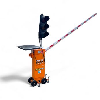 portable boom gate with traffic light